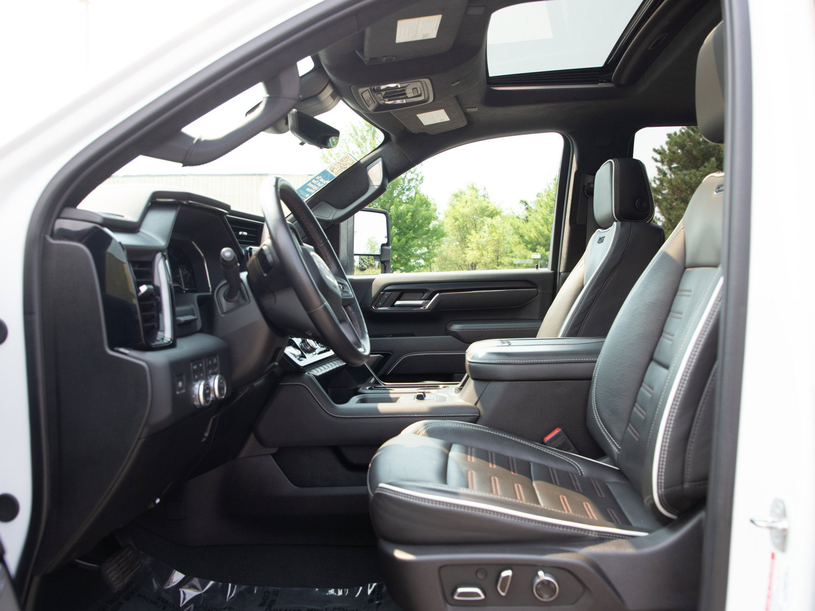 Used 2024 GMC Sierra 2500 AT4X AWD/4WD image 26