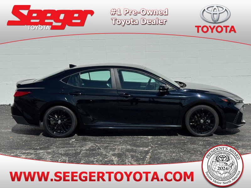 Certified 2025 Toyota Camry Hybrid image 1