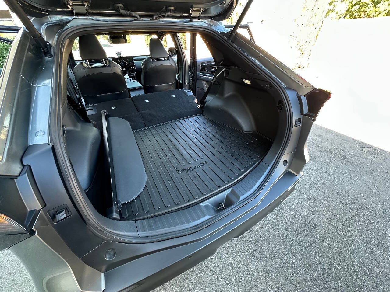 Used 2023 Toyota bZ4X FWD w/ Weather Package image 32