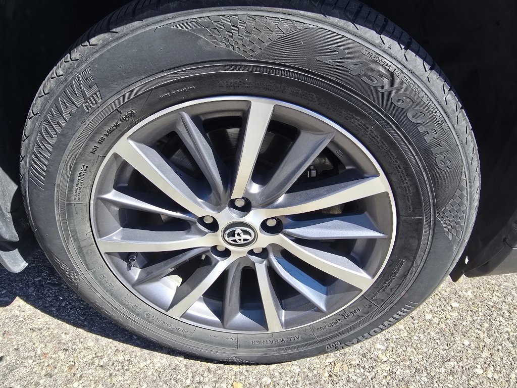 Used 2019 Toyota Highlander XLE AWD/4WD image 19