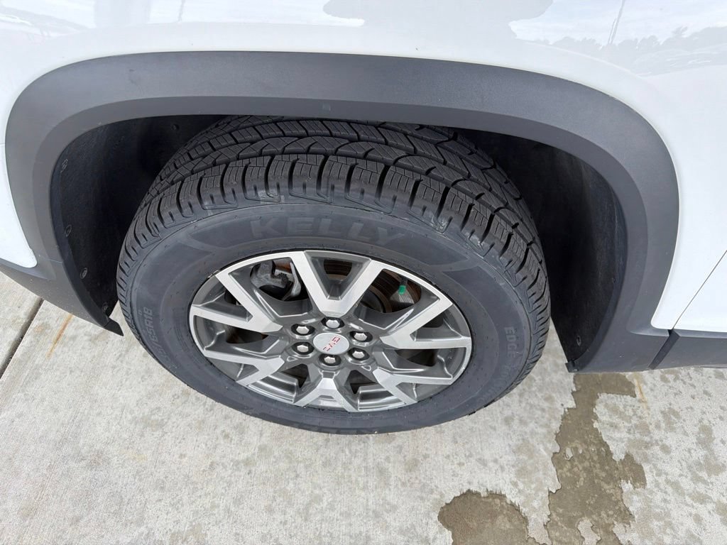Used 2023 GMC Acadia SLE w/ Driver Convenience Package FWD image 25