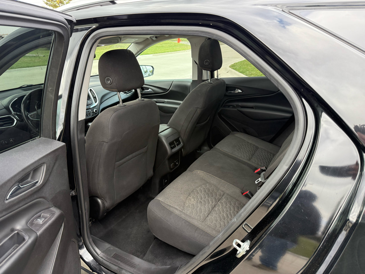 Used 2018 Chevrolet Equinox LT w/ Sun & Infotainment Package image 15