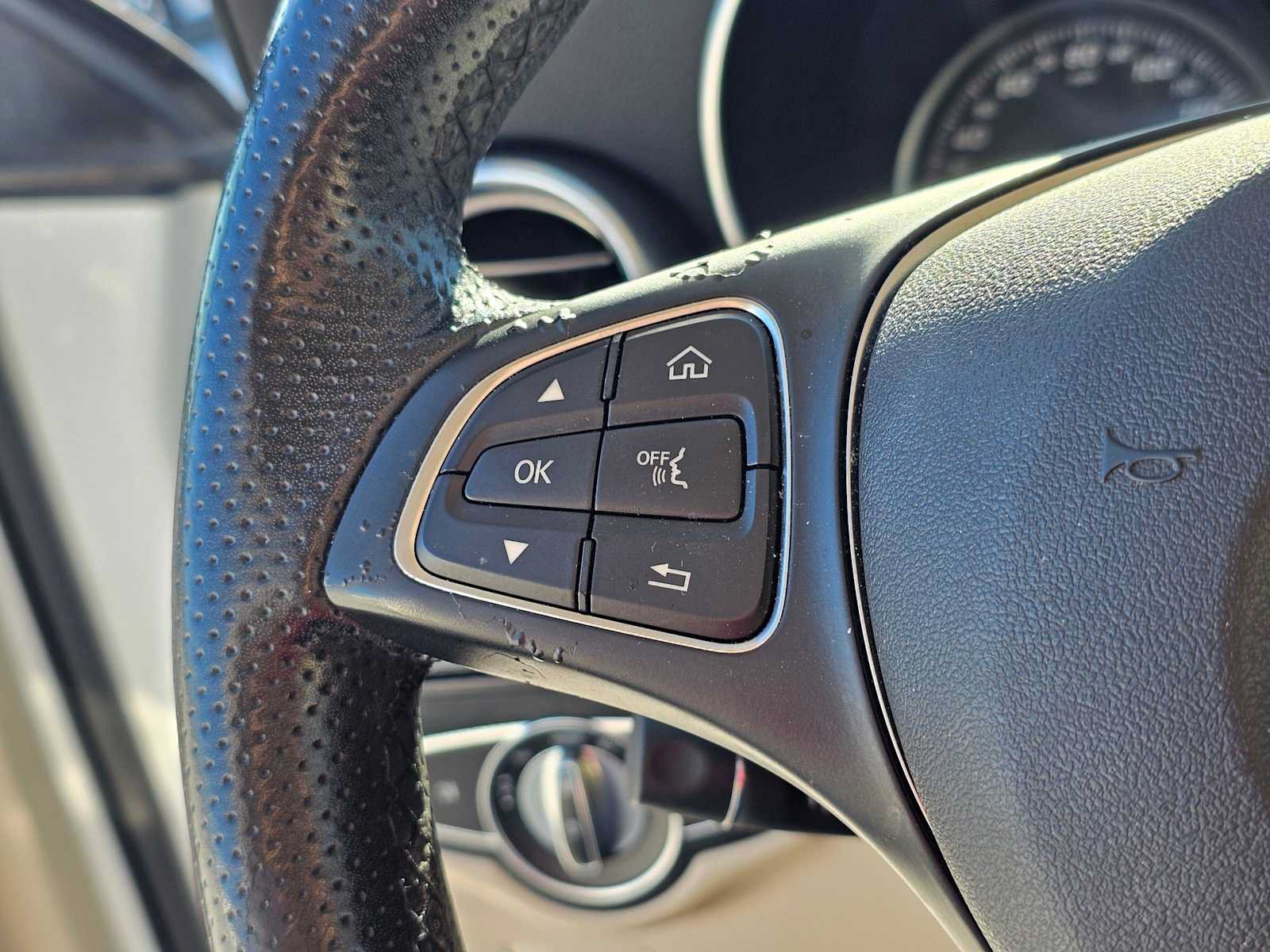 Used 2018 Mercedes-Benz GLC 300 4MATIC image 28