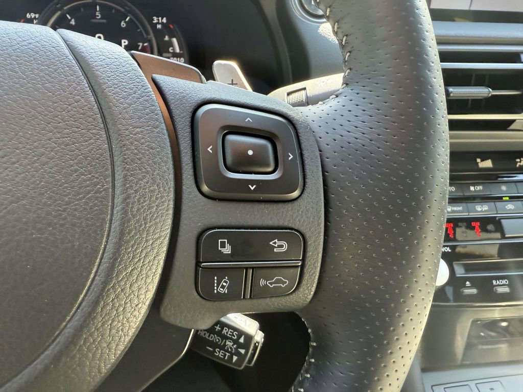 Used 2025 Lexus IS 500 RWD image 21