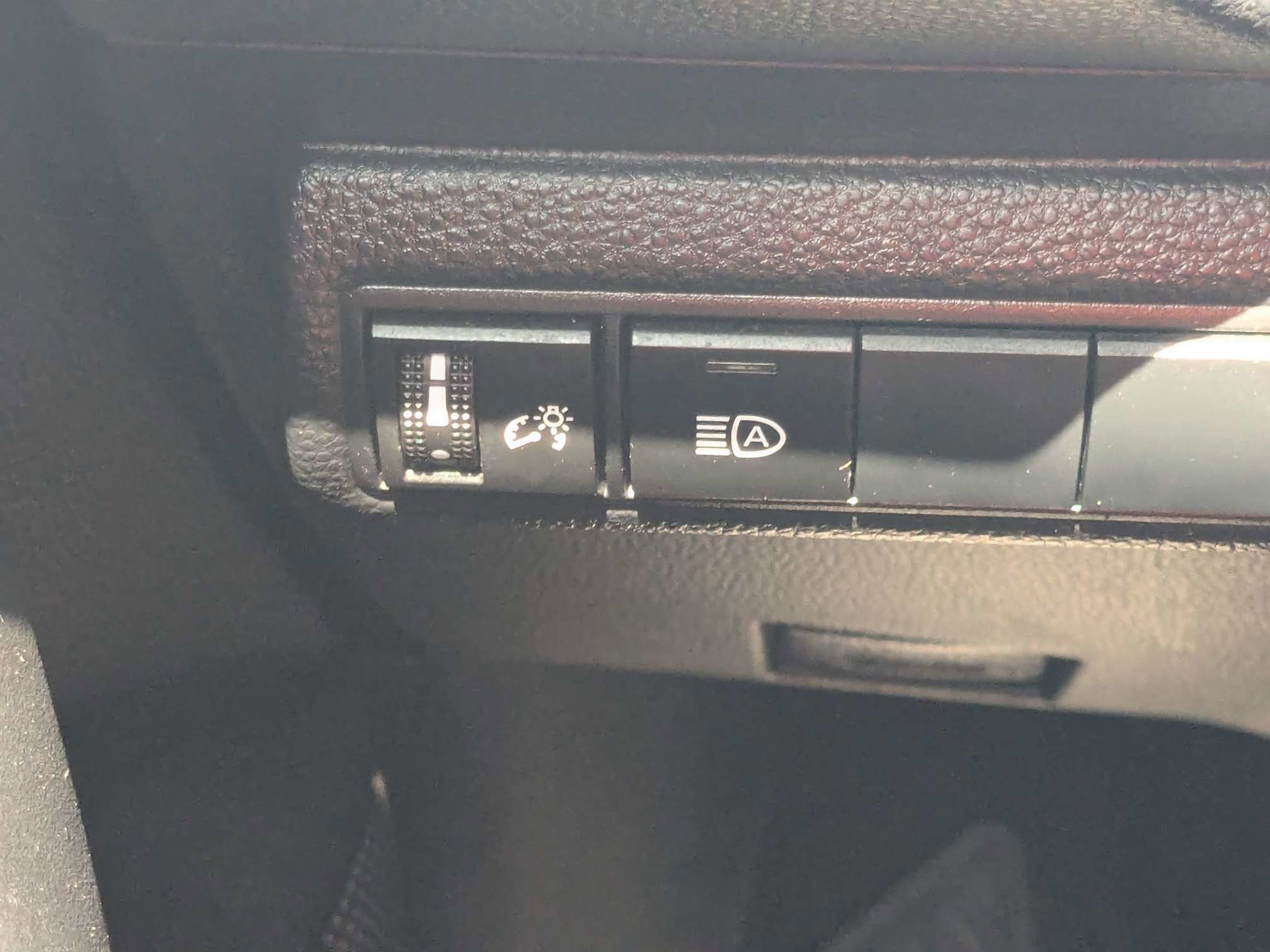 Used 2023 Toyota Corolla LE FWD image 29