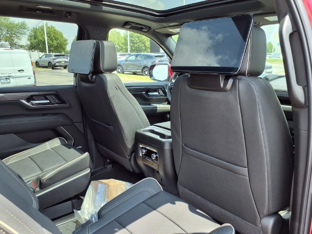 New 2026 GMC Yukon Elevation w/ Elevation Premium Package AWD/4WD image 21