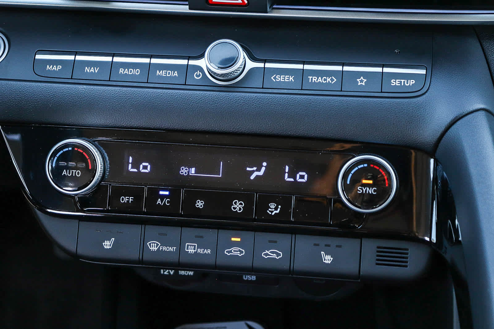 New 2026 Hyundai Elantra Limited FWD image 18