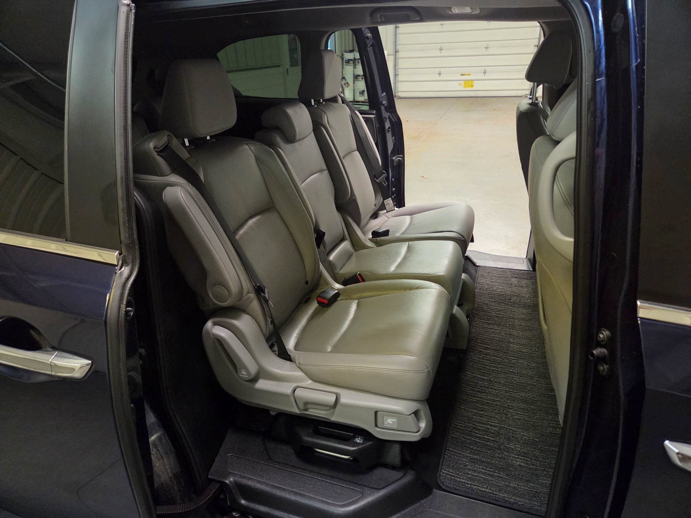 Used 2023 Honda Odyssey EX-L image 32