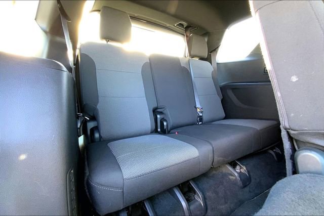 Used 2023 Chevrolet Traverse LT w/ Rear Camera Mirror Package image 27