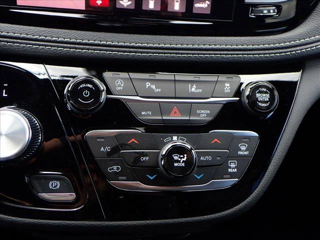 New 2026 Chrysler Pacifica Select AWD/4WD image 21
