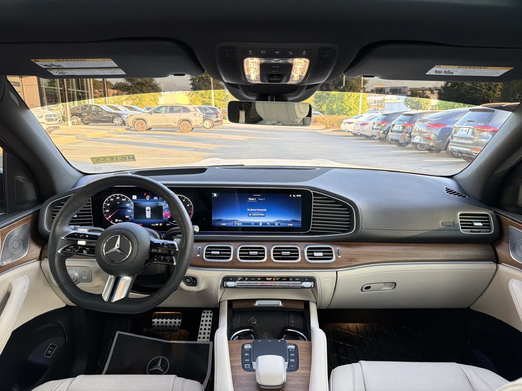 Used 2025 Mercedes-Benz GLS 580 4MATIC image 22