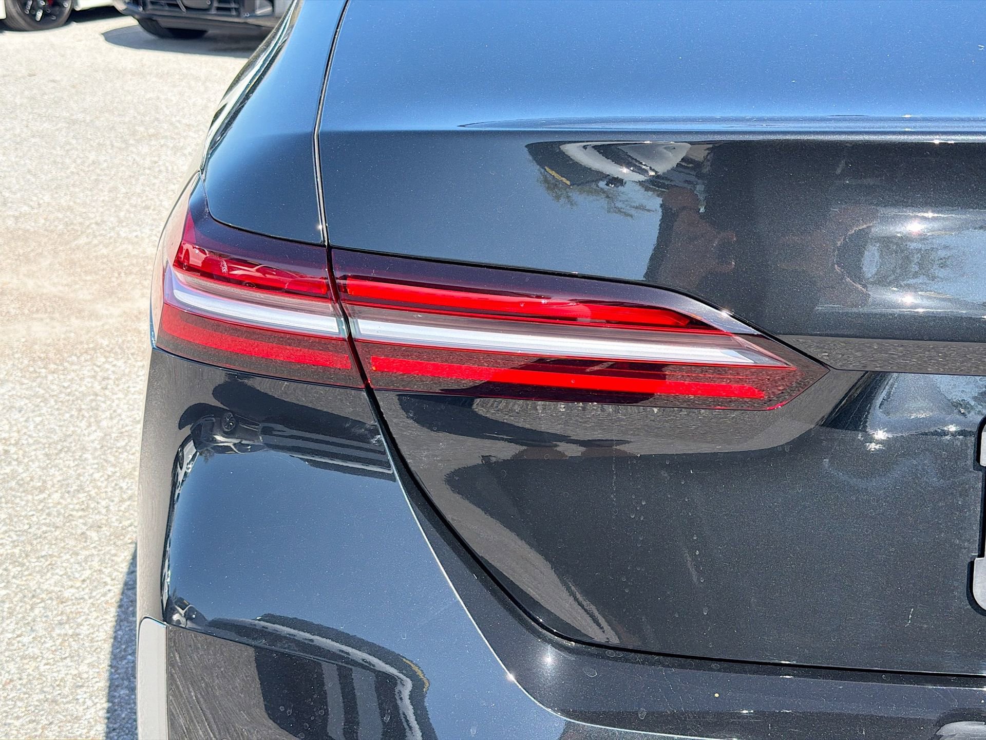 Used 2024 BMW 530i w/ Premium Package image 11