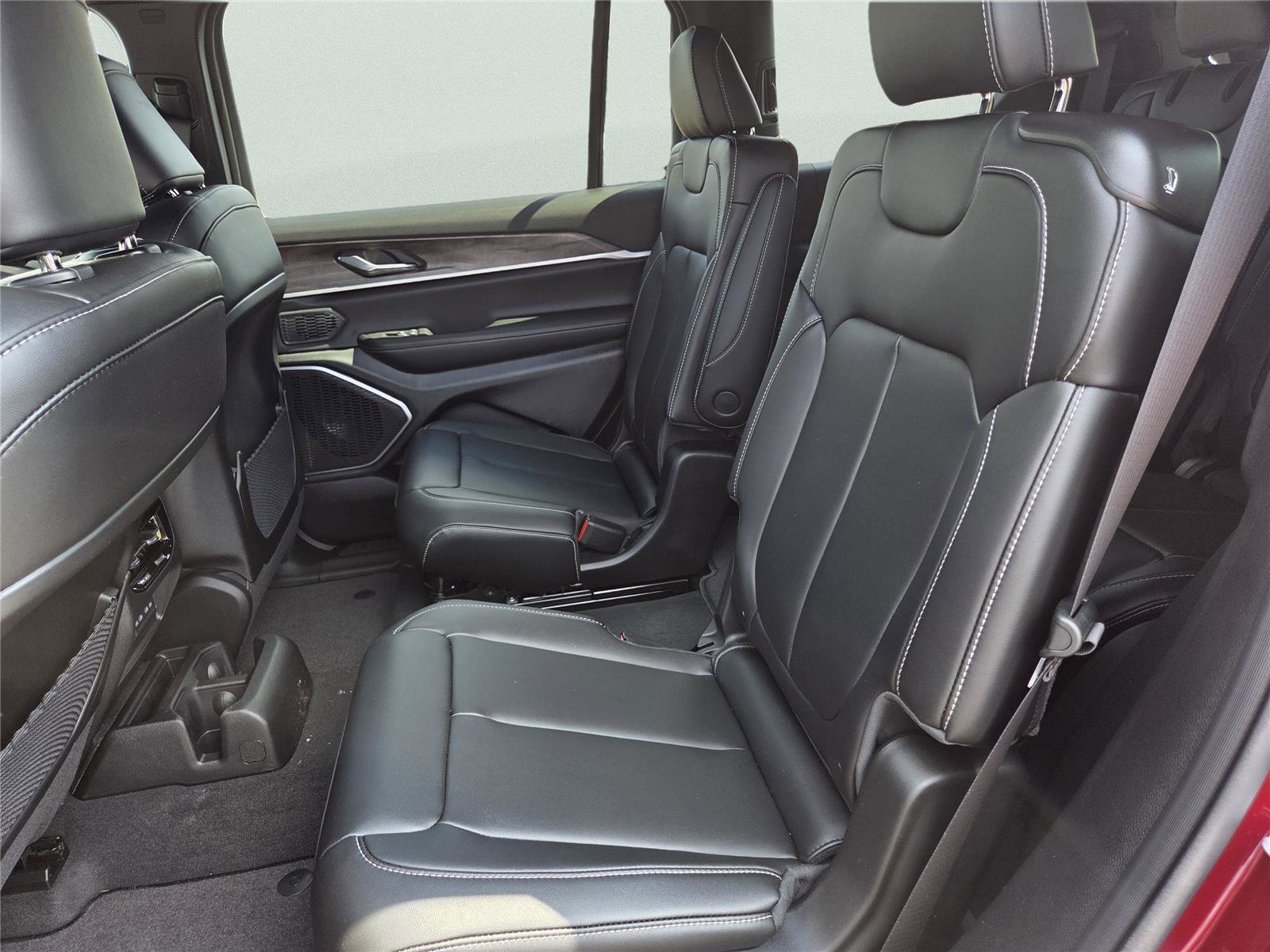 New 2026 Jeep Grand Cherokee L Limited image 23