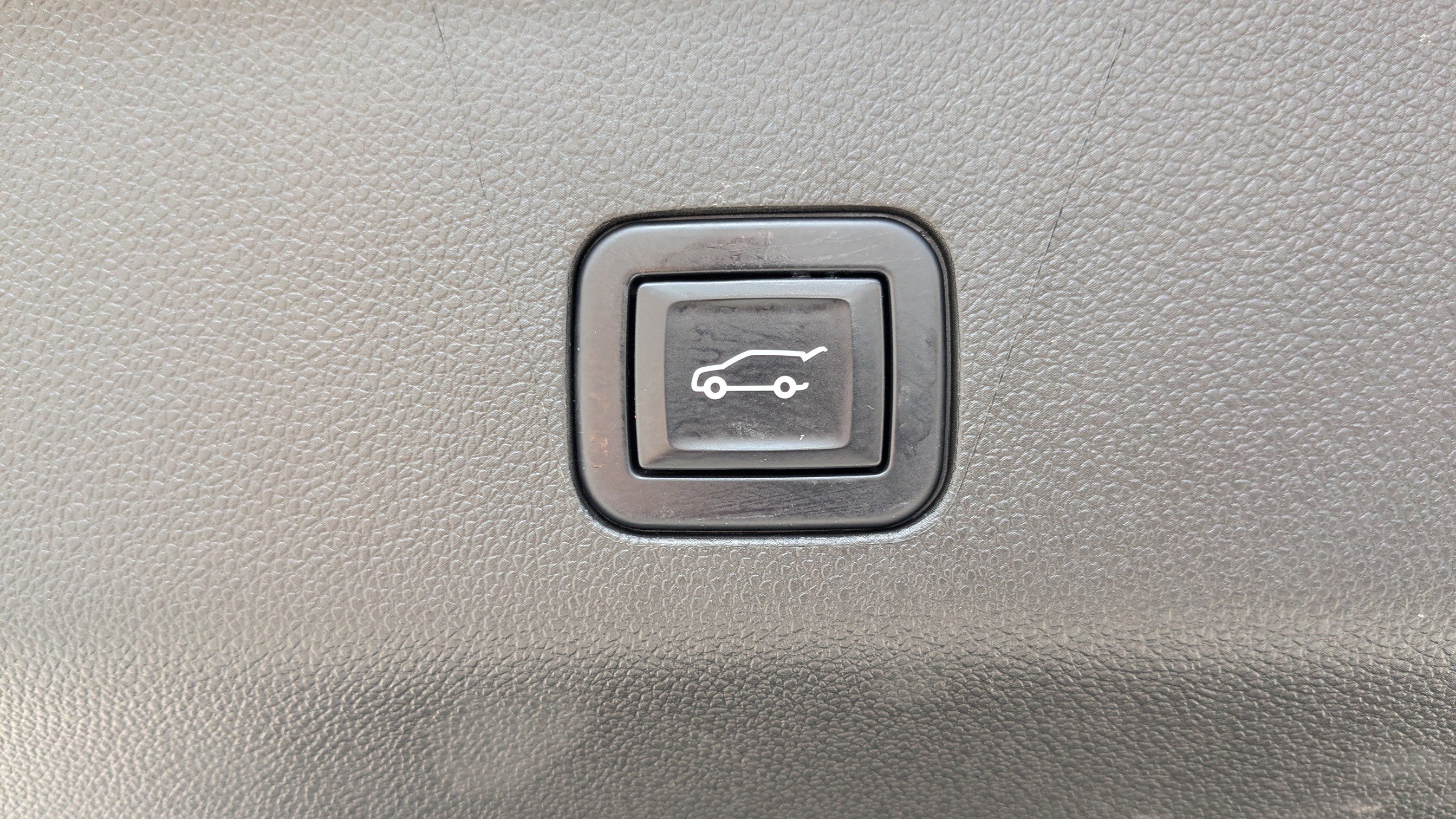 Used 2022 GMC Yukon SLT w/ SLT Premium Package image 16