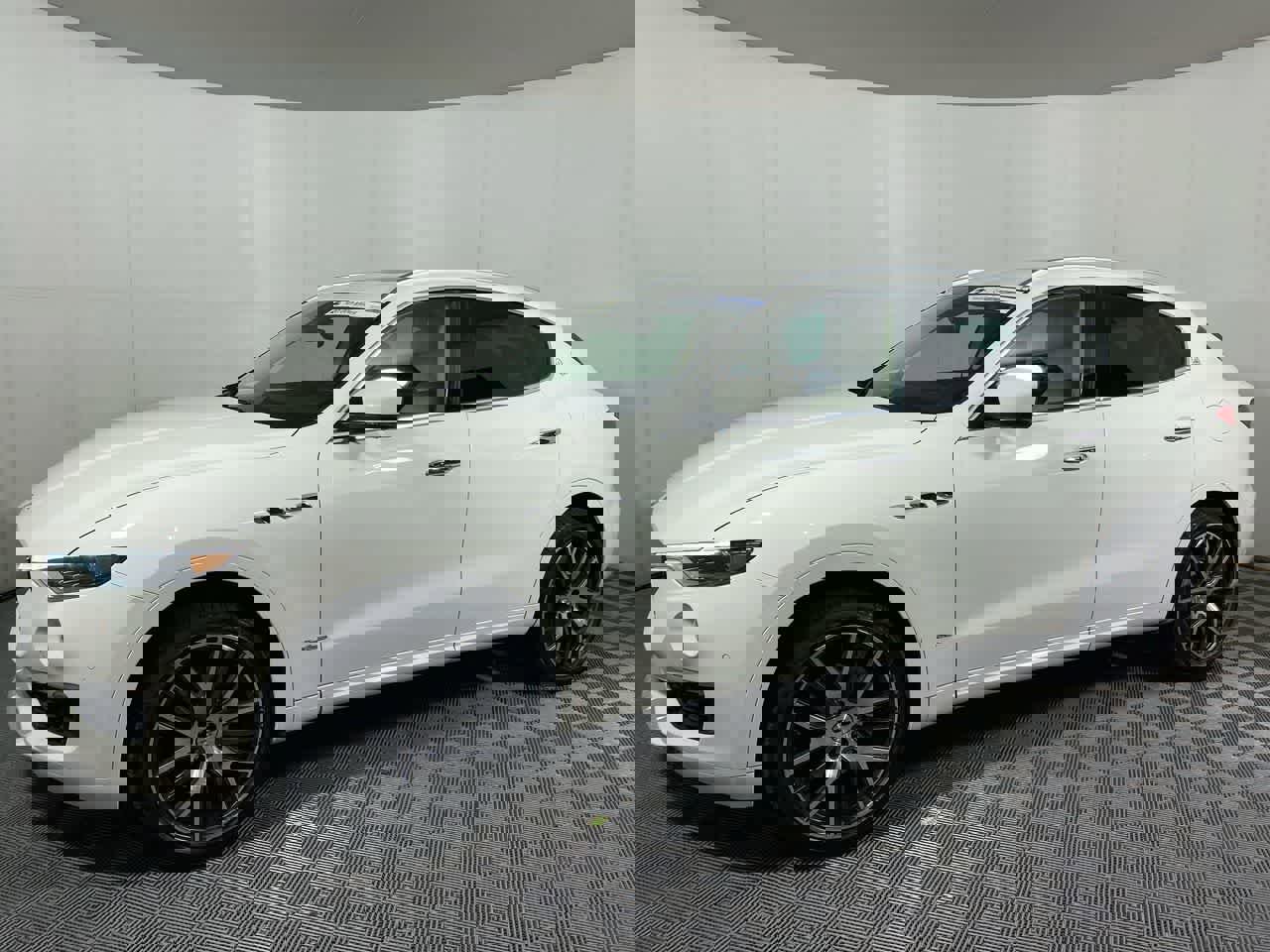 Used 2020 Maserati Levante GranLusso image 11