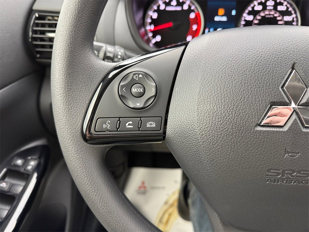 New 2026 Mitsubishi Eclipse Cross LE image 32