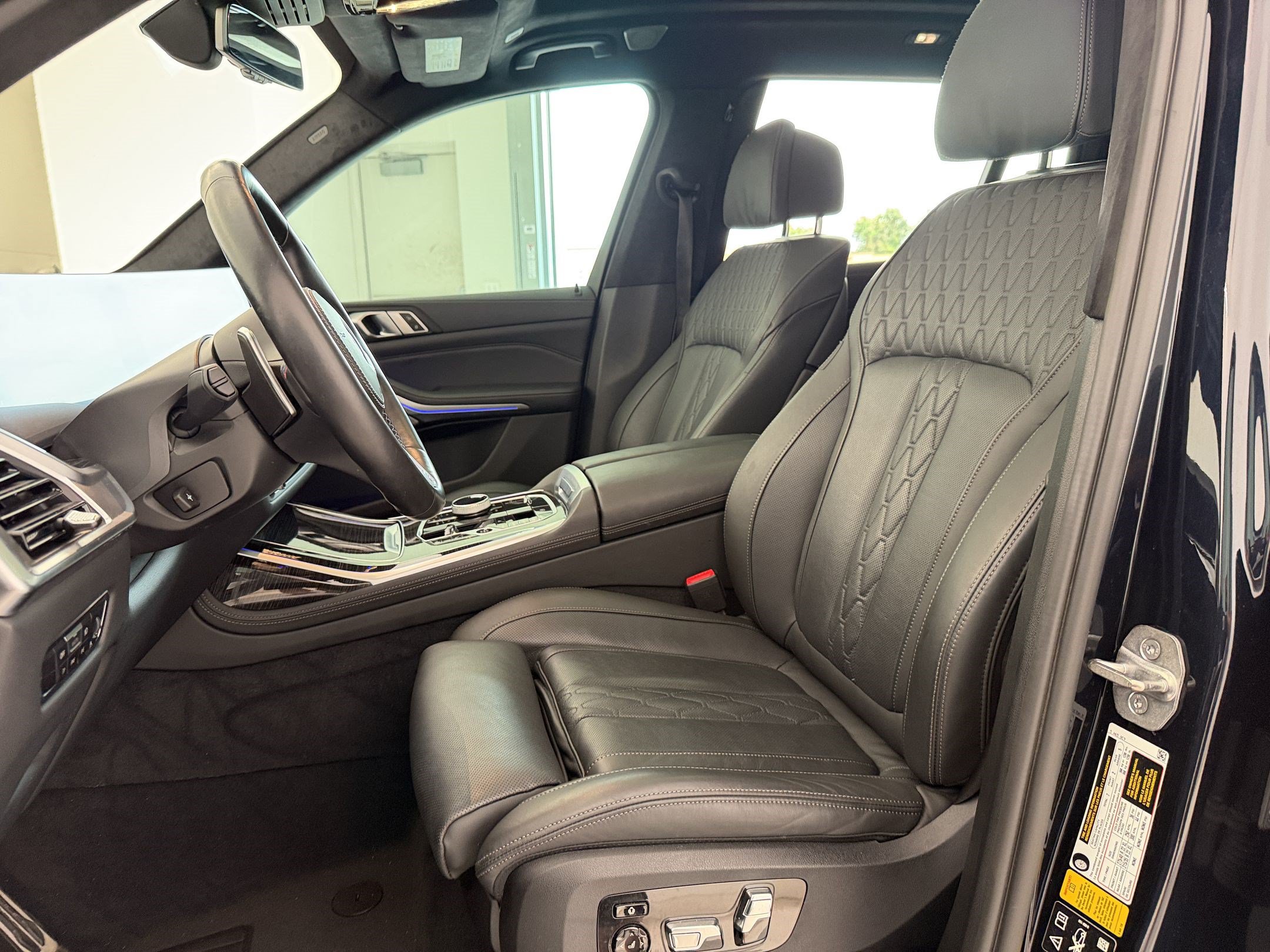 Certified 2023 BMW X7 M60i w/ Executive Package AWD/4WD image 5