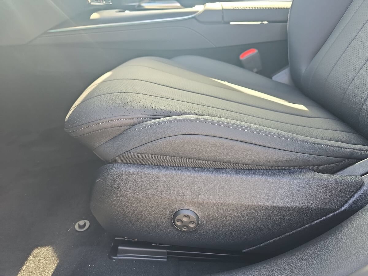 New 2026 Mercedes-Benz E 350 4MATIC Sedan image 28