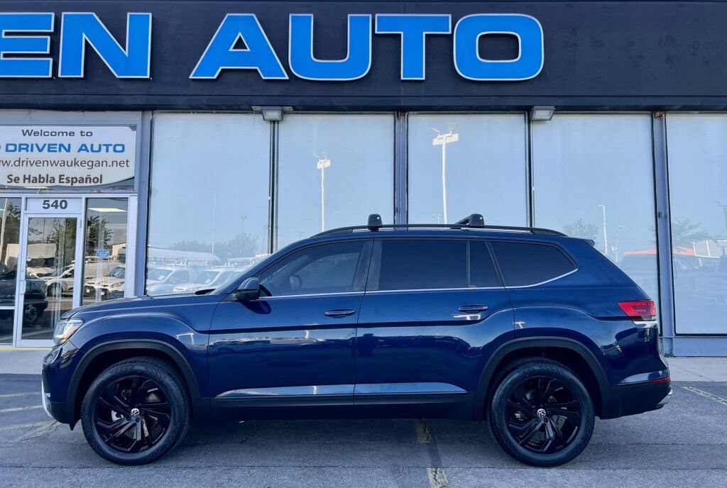 Used 2023 Volkswagen Atlas SE AWD/4WD image 2