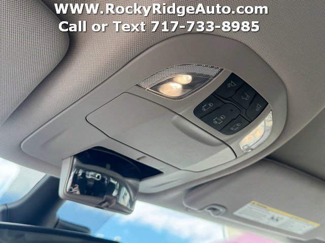 Used 2023 Chrysler Voyager LX FWD image 10