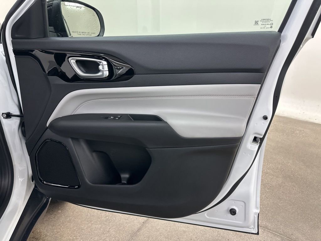 New 2026 Jeep Compass Limited image 17