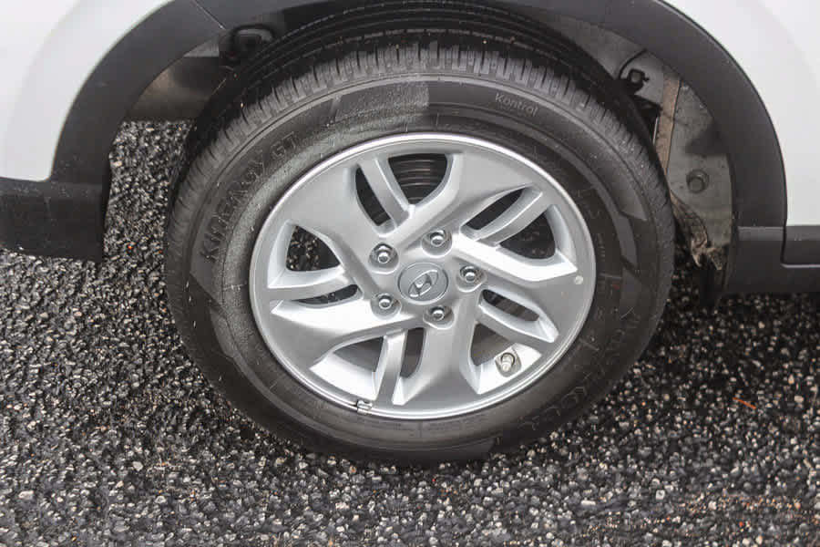 Certified 2026 Hyundai Venue SE FWD image 11