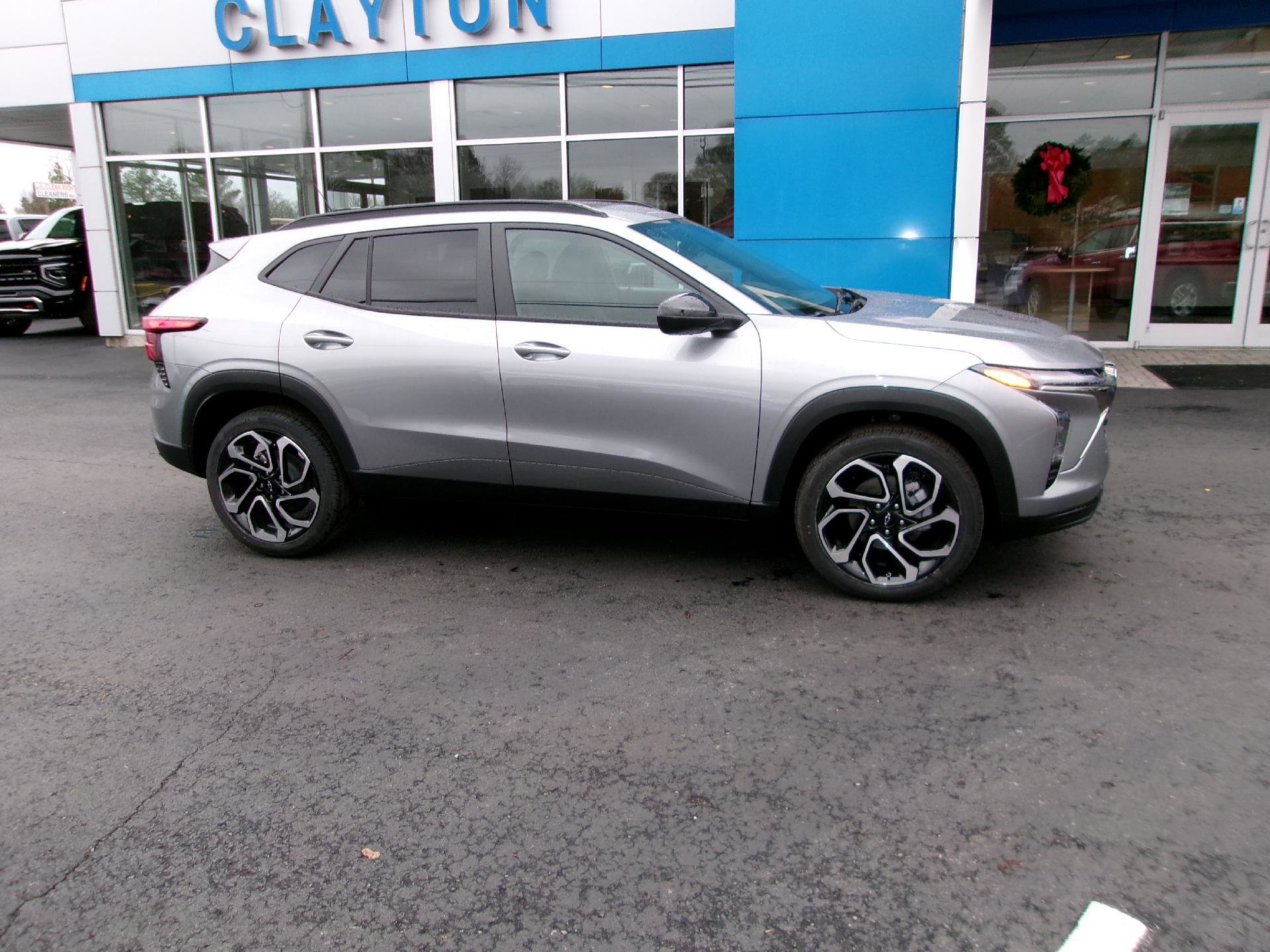 New 2026 Chevrolet Trax RS w/ Sunroof Package image 2