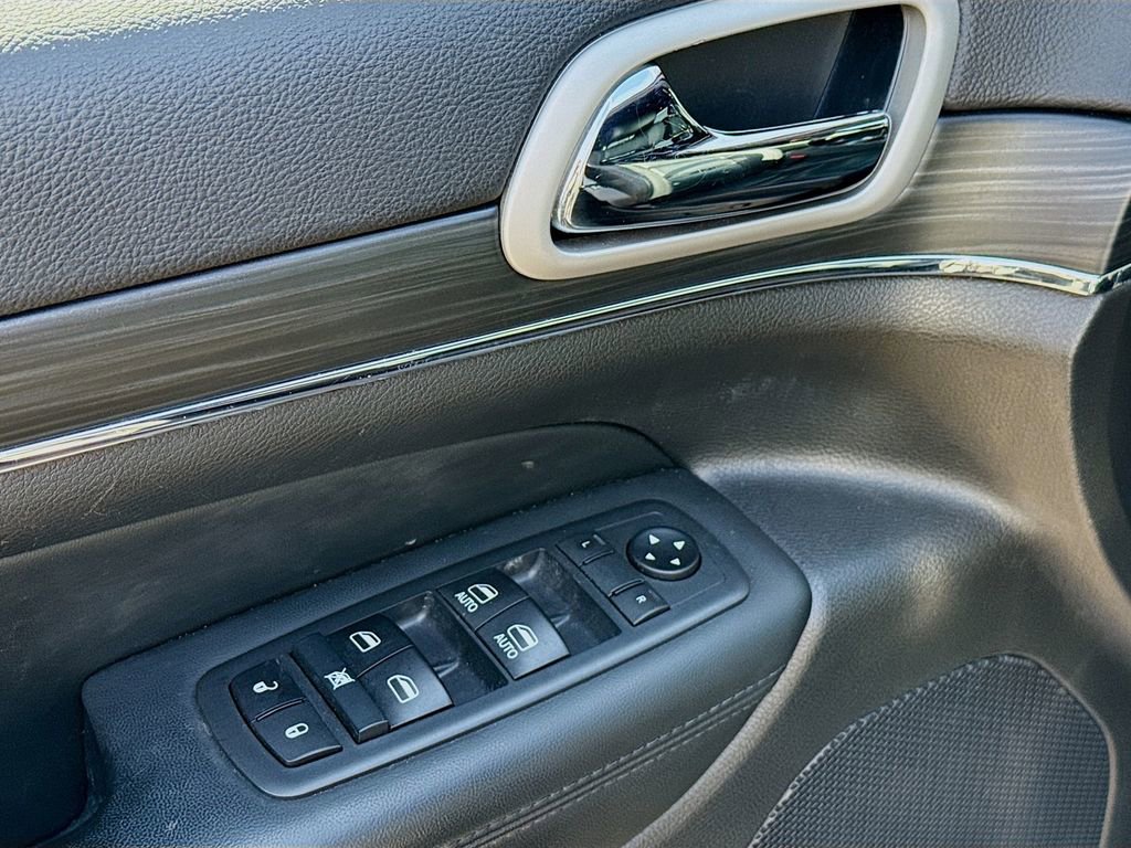 Used 2020 Jeep Grand Cherokee Limited image 22