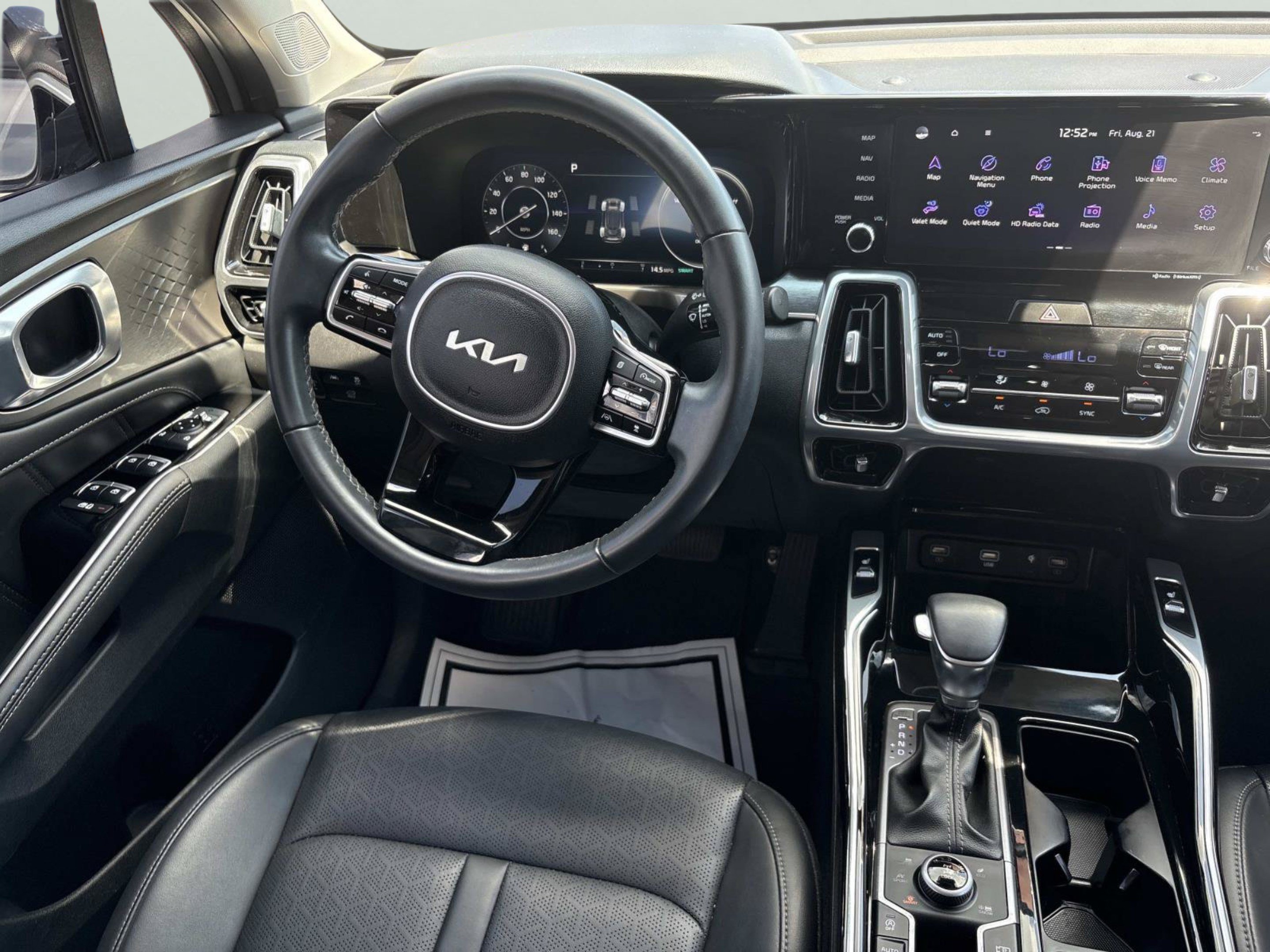 Used 2023 Kia Sorento SX AWD/4WD image 11