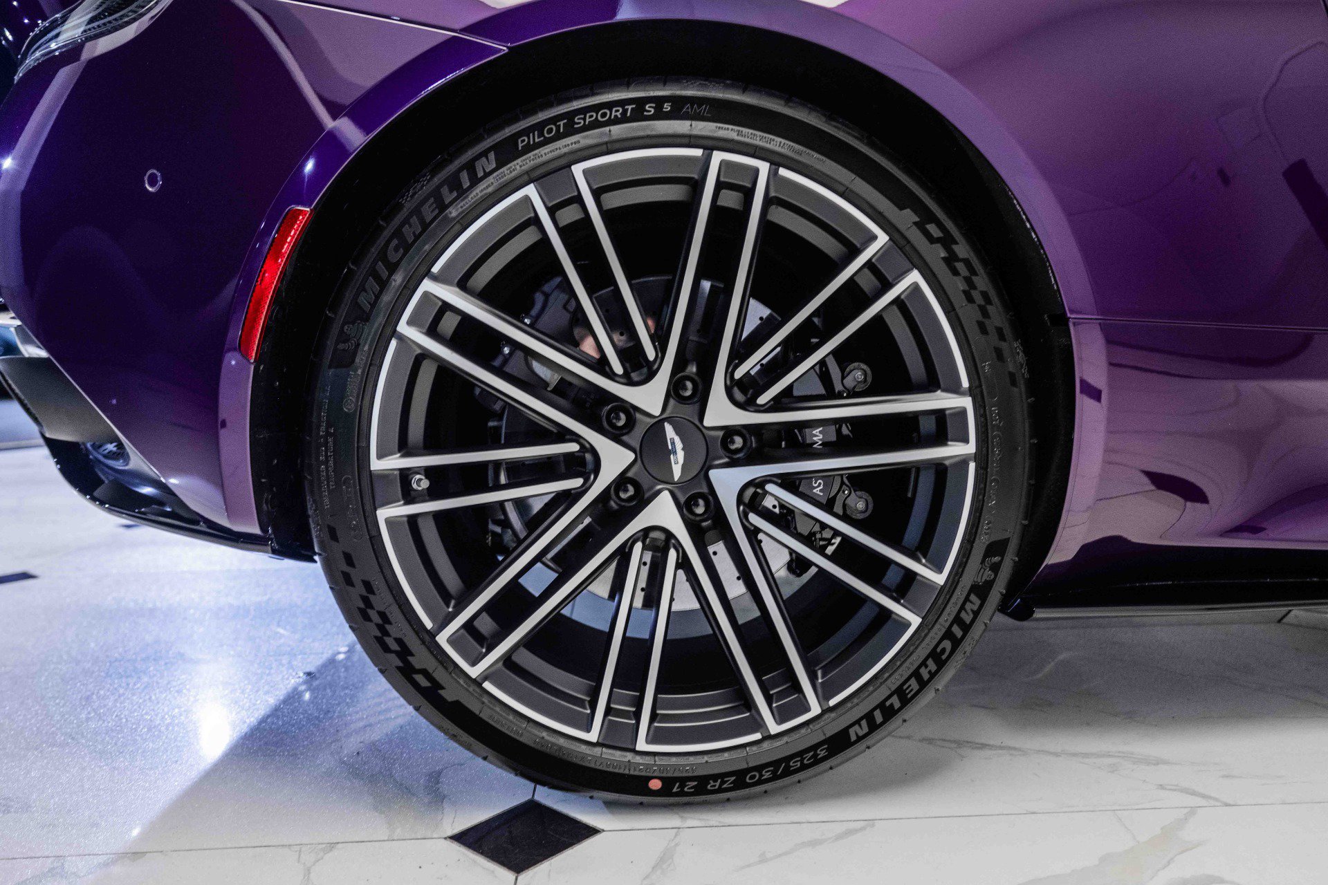 Used 2024 Aston Martin DB12 Coupe image 43