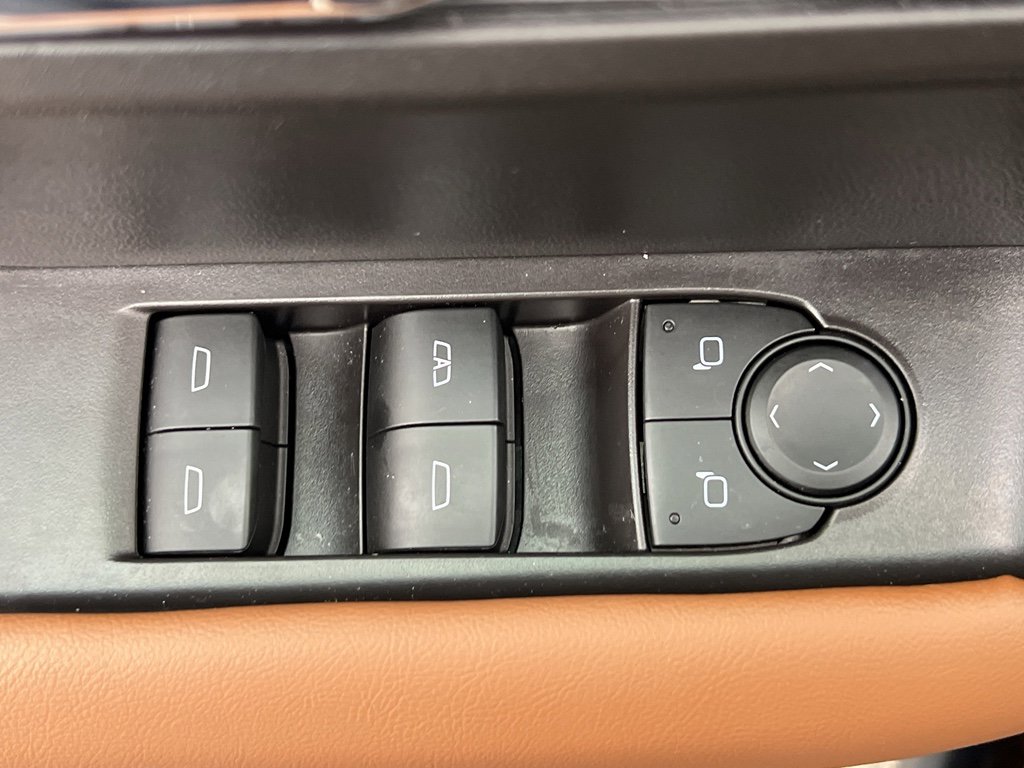 Used 2025 GMC Canyon AT4 w/ Nightfall Edition image 14