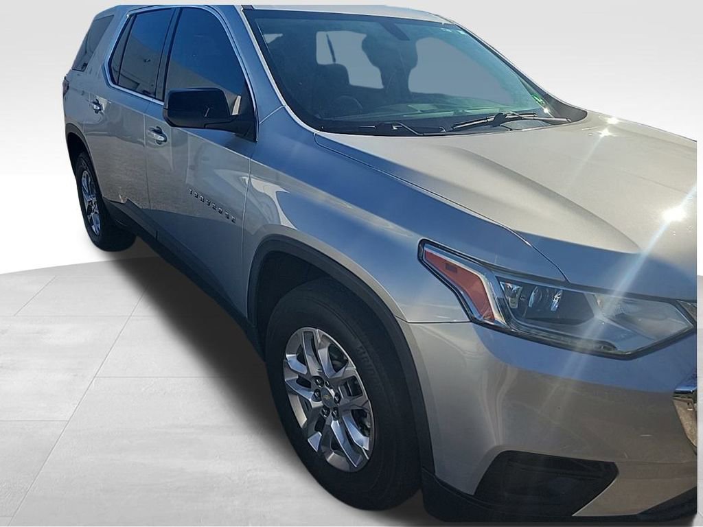 Used 2021 Chevrolet Traverse LS image 4