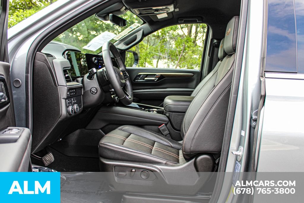 Used 2025 Chevrolet Tahoe High Country AWD/4WD image 16
