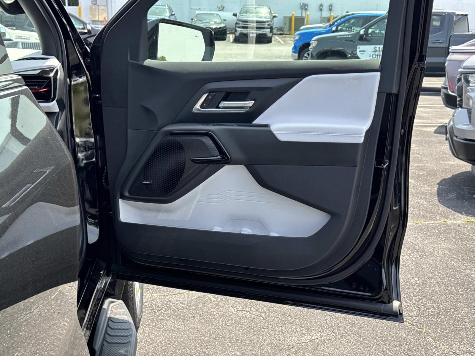 New 2026 Chevrolet Silverado EV 4x4 Crew Cab image 10