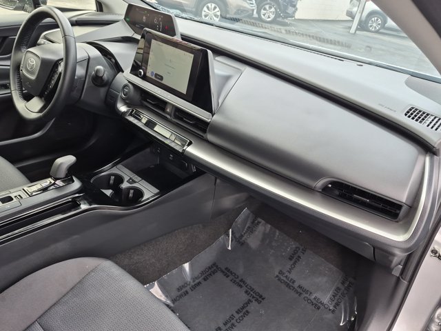 Used 2025 Toyota Prius LE FWD image 6