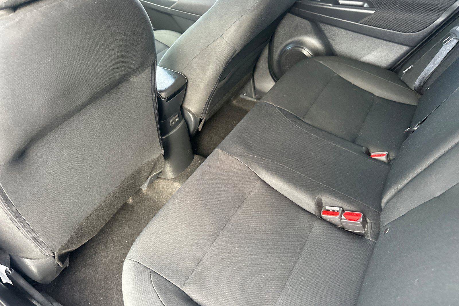 Used 2024 Nissan Kicks S image 11