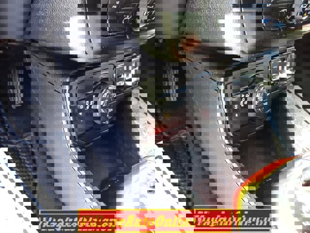 Used 2018 Jeep Renegade Trailhawk w/ Cold Weather Group II image 19