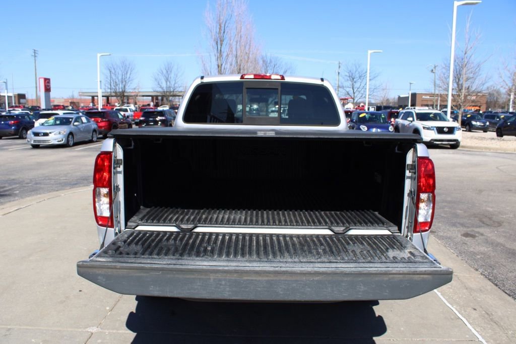 Used 2017 Nissan Frontier SV image 9