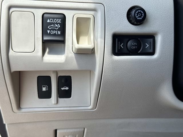 Used 2010 Lexus IS 250C w/ Luxury Pkg RWD image 20