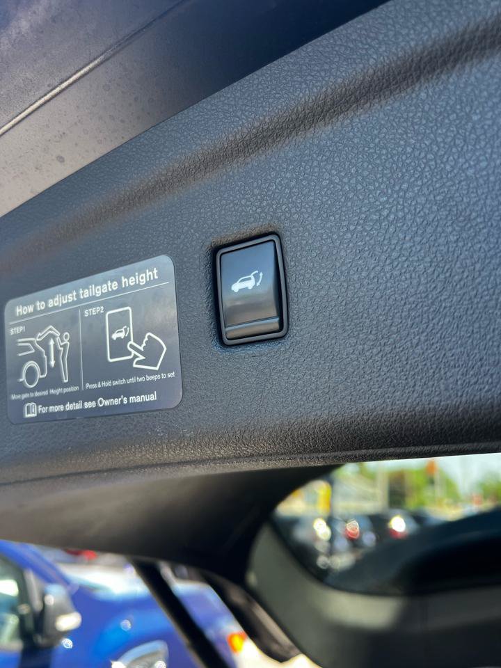 Used 2019 INFINITI QX50 Essential w/ Sensory Package AWD/4WD image 9