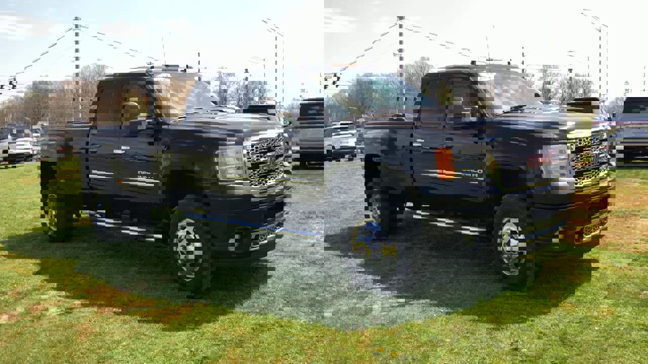 Used 2013 GMC Sierra 3500 Denali image 9