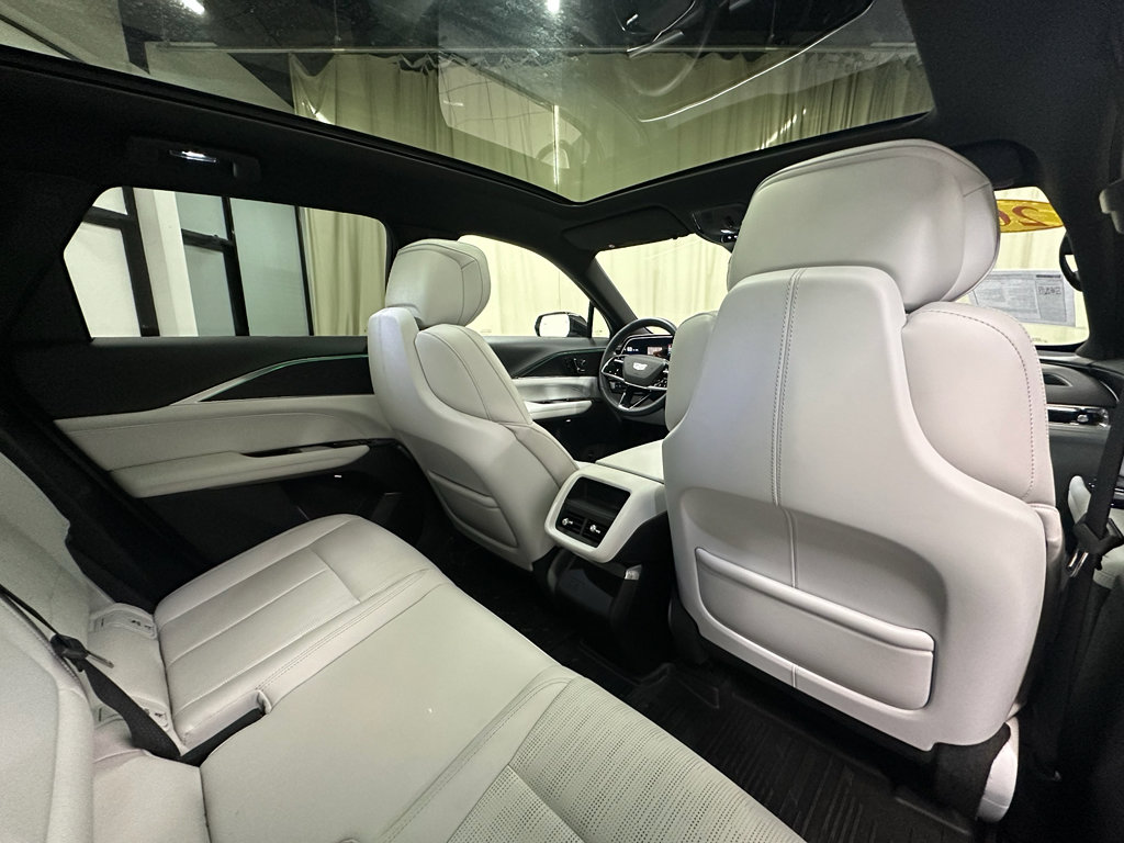 Used 2024 Cadillac Lyriq Luxury w/ LPO, Floor Liner Package image 20