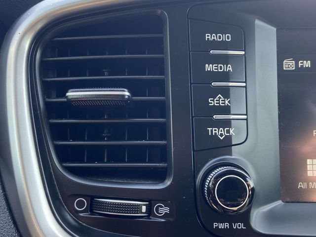 Used 2020 Kia Sorento LX image 22