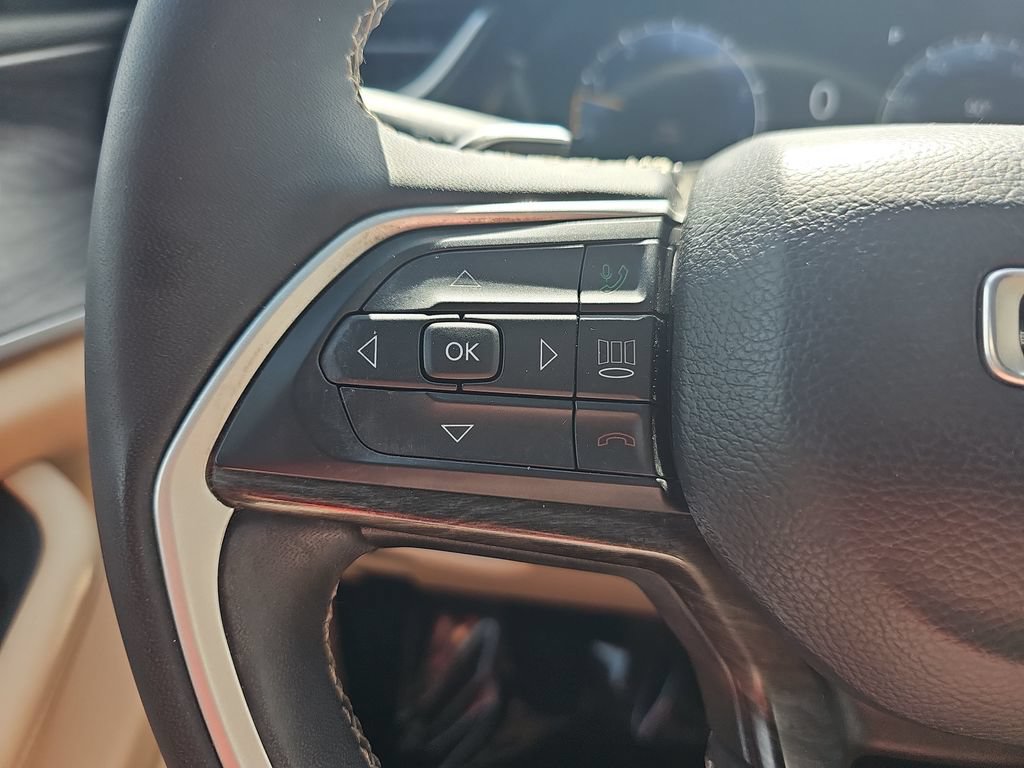 Used 2023 Jeep Grand Cherokee Limited AWD/4WD image 17