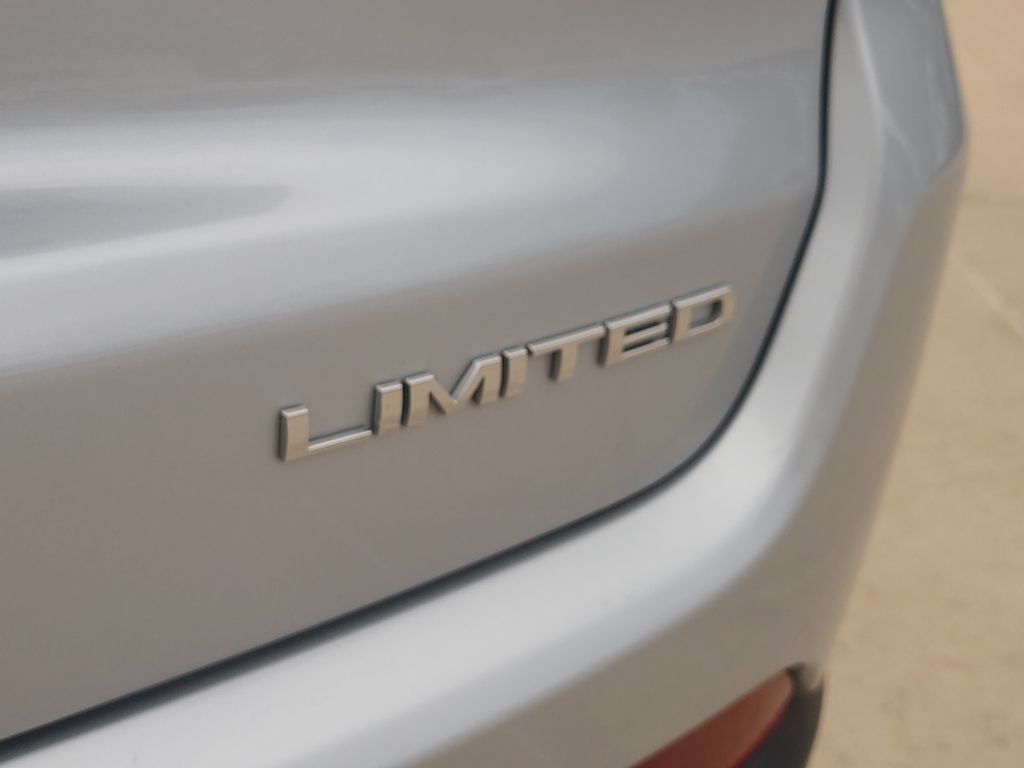 Used 2025 Jeep Compass Limited AWD/4WD image 7