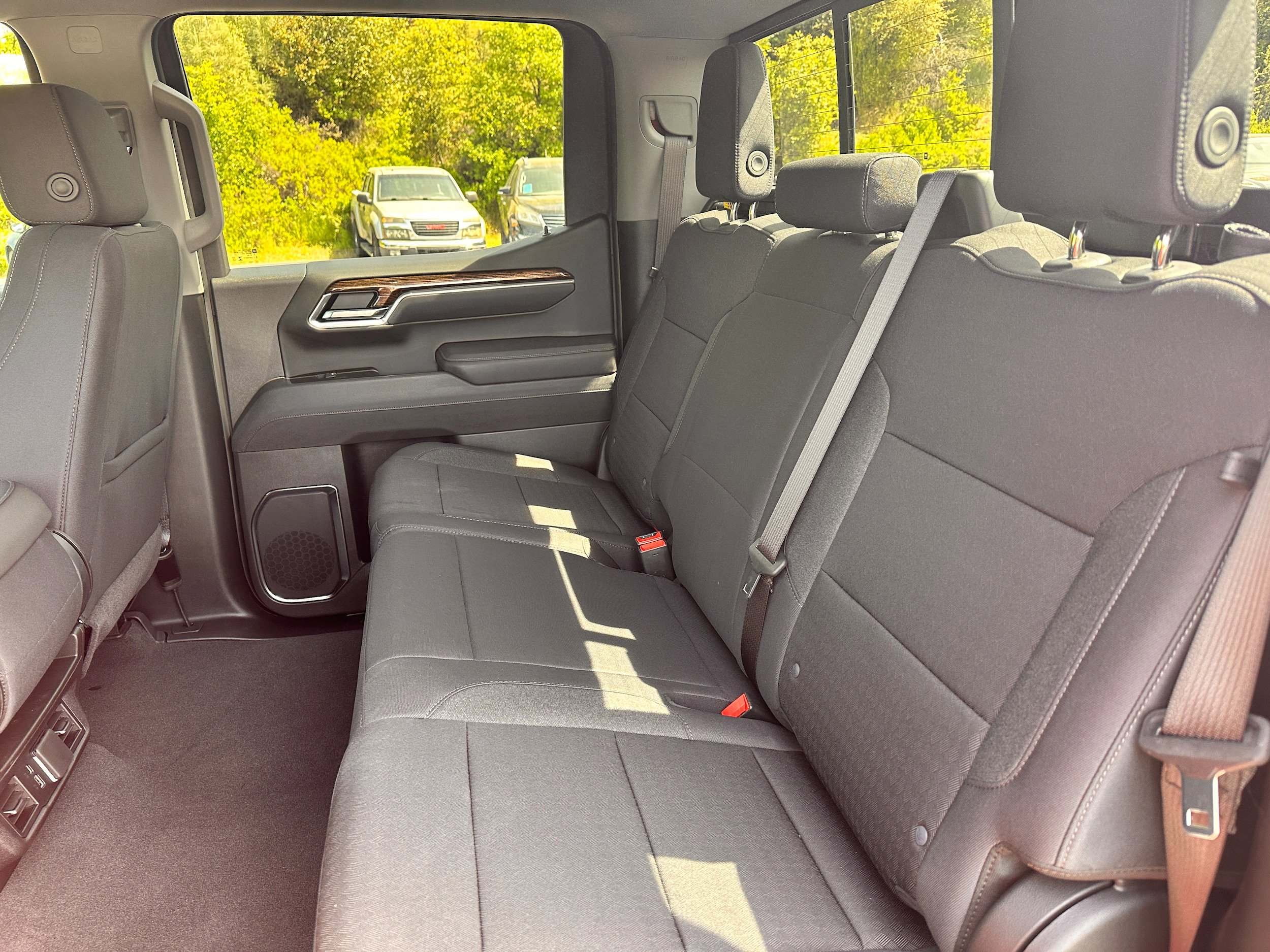 Used 2025 GMC Sierra 1500 SLE AWD/4WD image 8