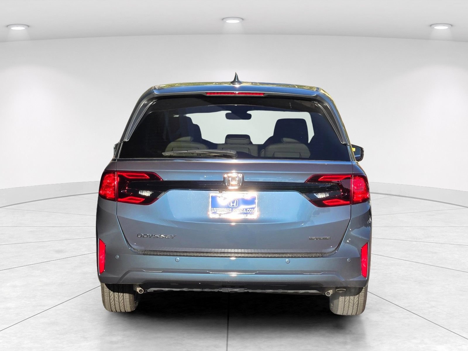 New 2026 Honda Odyssey Touring image 5
