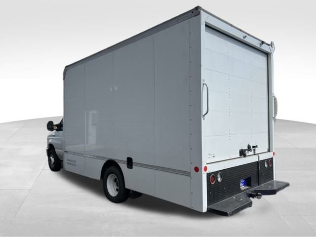 Used 2023 Ford E-450 and Econoline 450 Super Duty w/ Power Windows & Locks Group image 2
