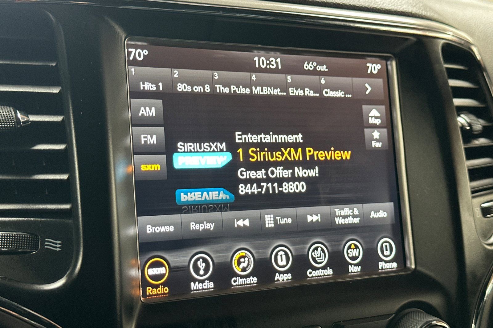 Used 2018 Jeep Grand Cherokee Altitude image 19