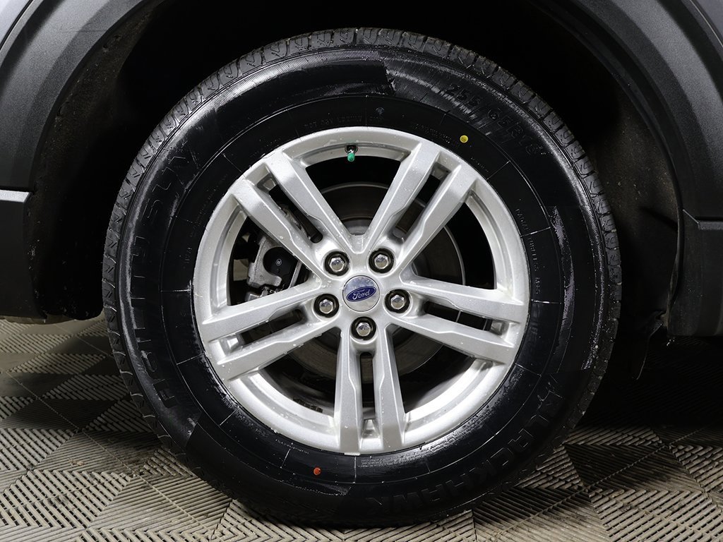 Used 2022 Ford Explorer XLT image 16